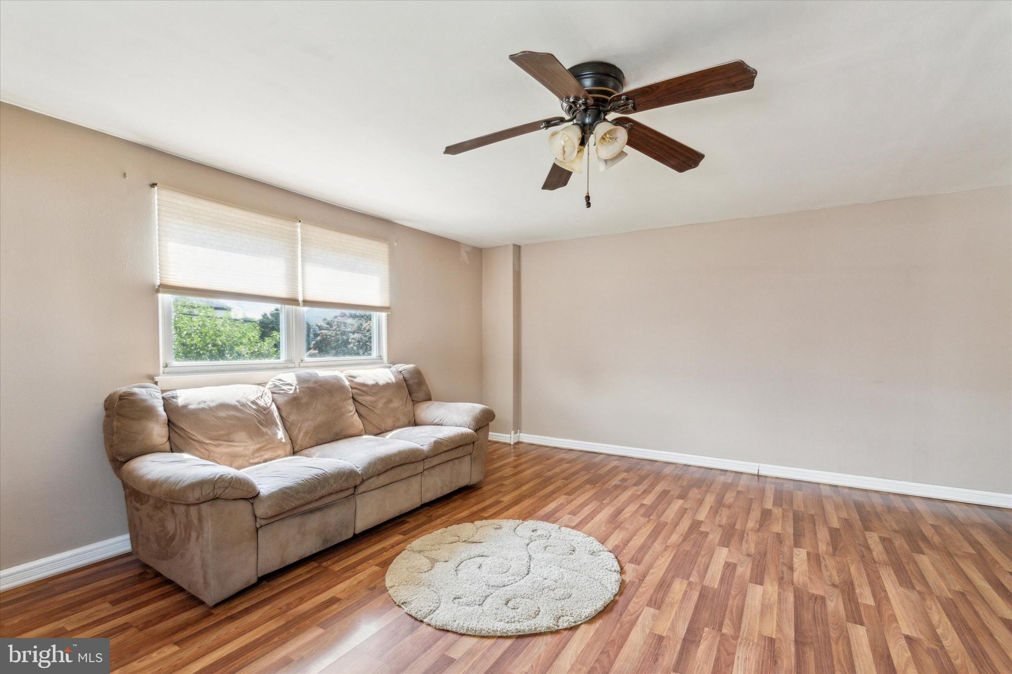3830 Greenacres Road Philadelphia, PA 19154 - Photo 5 of 18