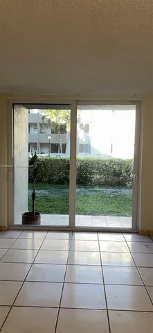 $2,200 | 10090 Northwest 80th Court, Unit 1155, Hialeah Gardens, FL 33016