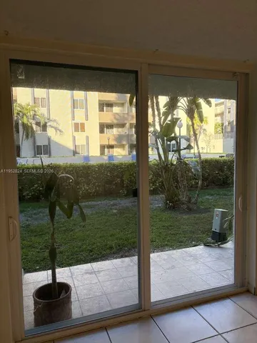 $2,200 | 10090 Northwest 80th Court, Unit 1155, Hialeah Gardens, FL 33016