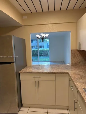 $2,200 | 10090 Northwest 80th Court, Unit 1155, Hialeah Gardens, FL 33016