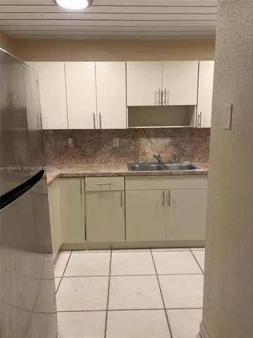 $2,200 | 10090 Northwest 80th Court, Unit 1155, Hialeah Gardens, FL 33016