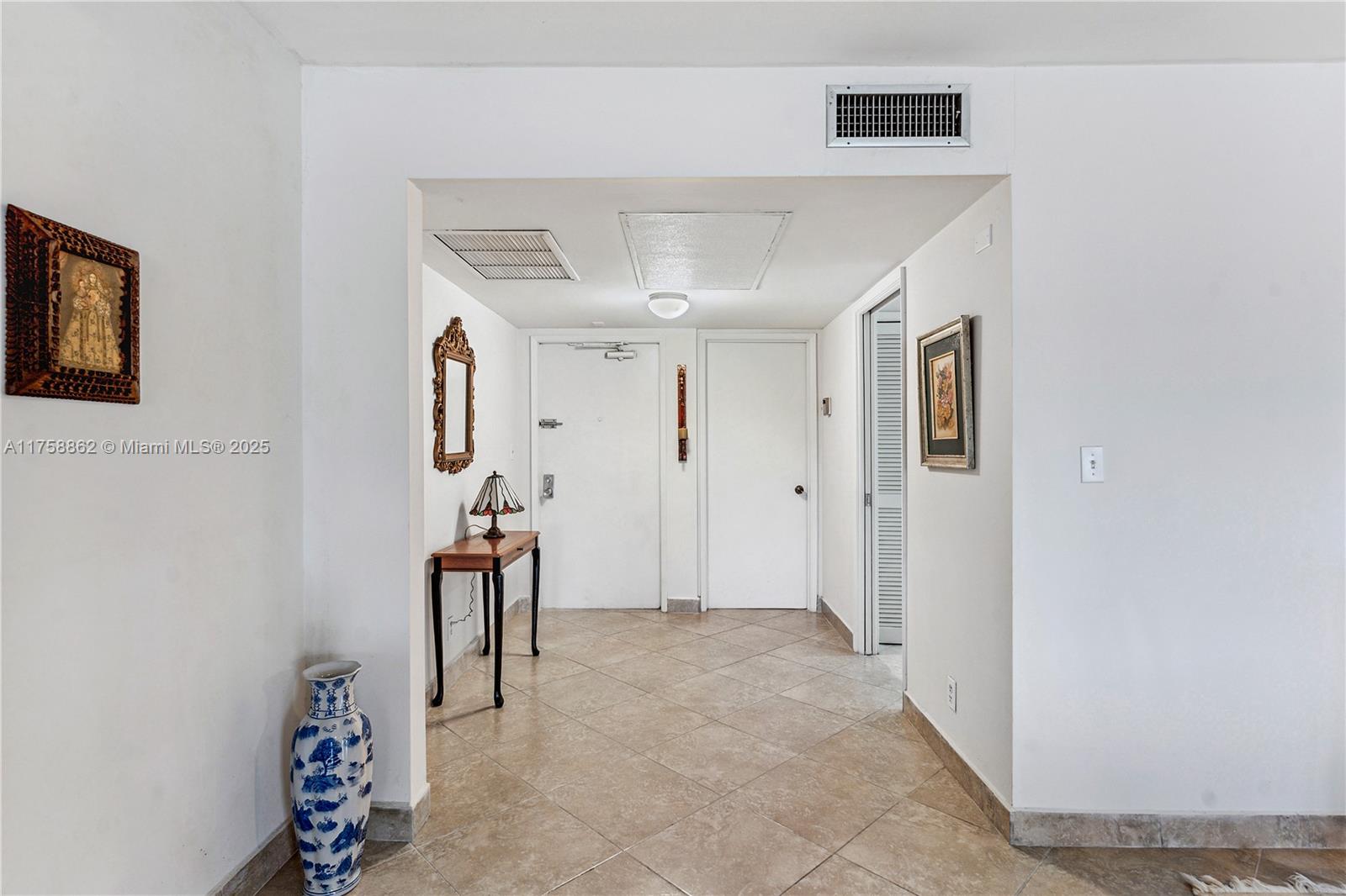 3800 Oaks Clubhouse Drive, Unit 307 Pompano Beach, FL 33069 - Photo 2 of 25