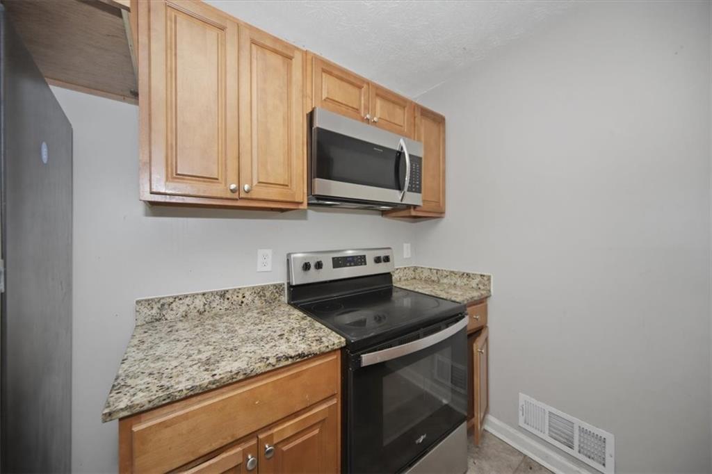 4635 Hamlet Walk Southeast Conyers, GA 30094 - Photo 10 of 25