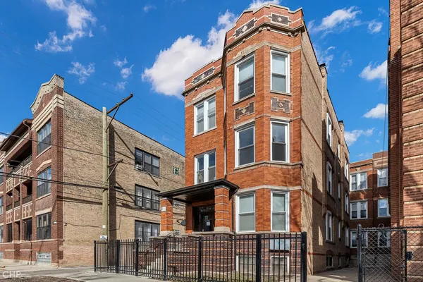 $3,000 | 2346 West Thomas Street, Unit 3F, Chicago, IL 60622