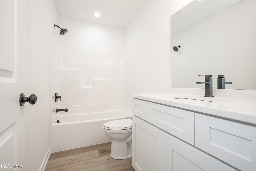 669 Orchard Road Willoughby, OH 44094 - Photo 20 of 27 masterbath