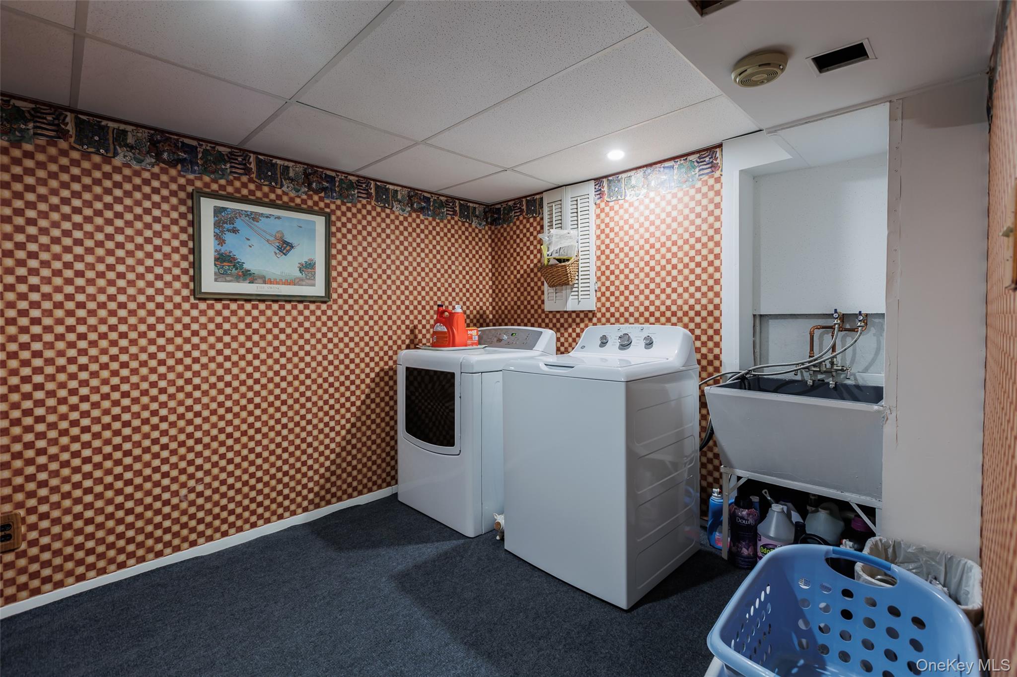 45 Terry Lane Commack, NY 11725 - Photo 23 of 34 a utility room with dryer and washer