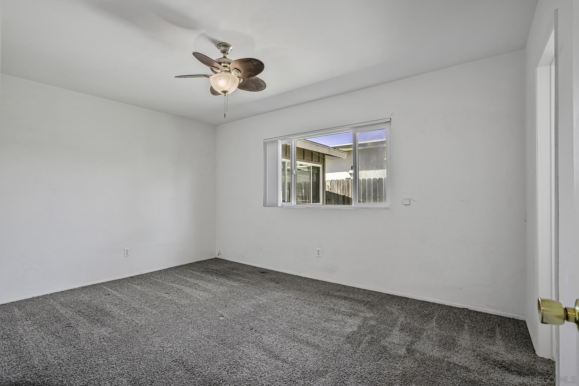 2018 Glasgow Avenue Cardiff, CA 92007 - Photo 15 of 32