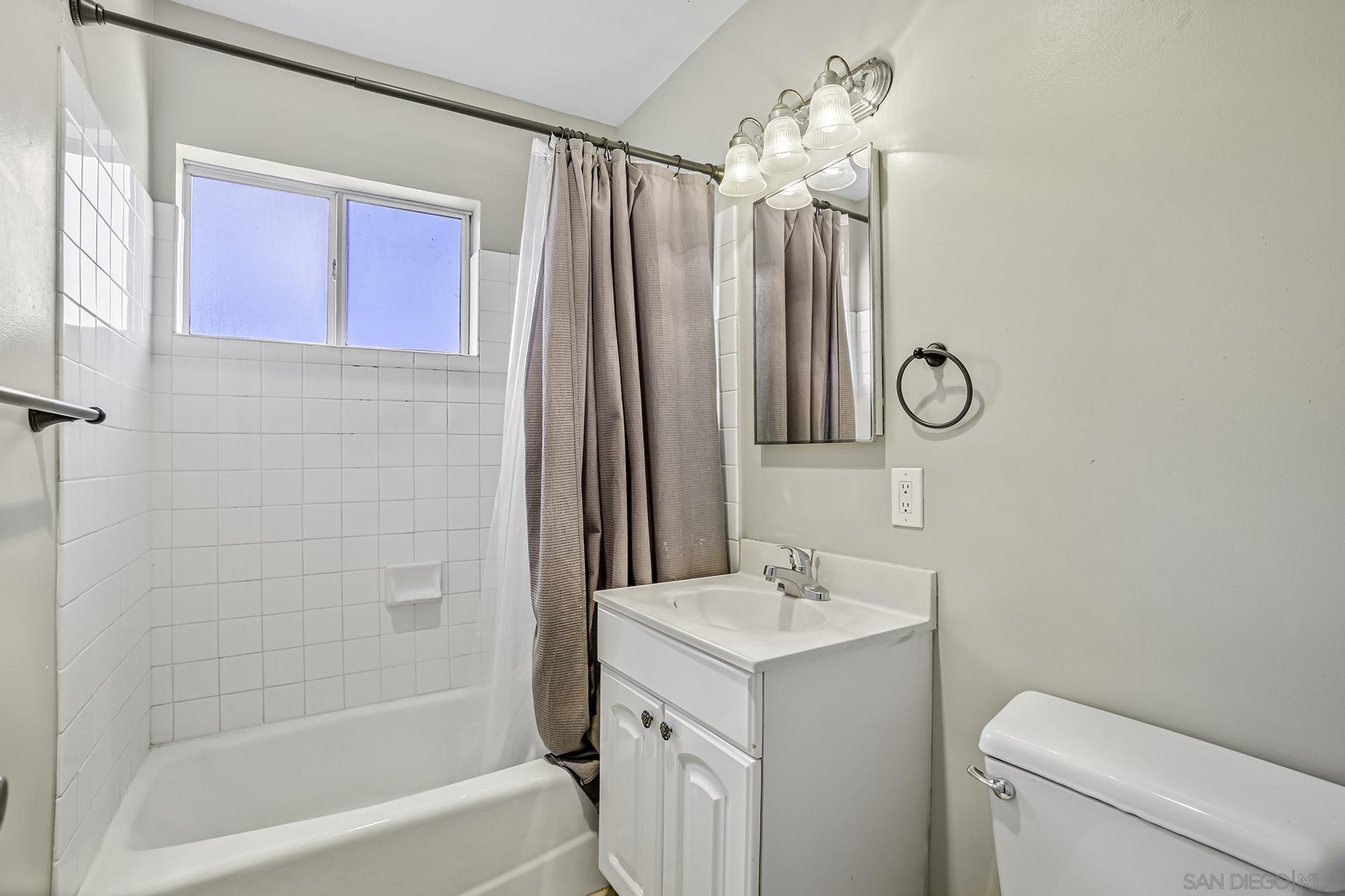 2018 Glasgow Avenue Cardiff, CA 92007 - Photo 29 of 32