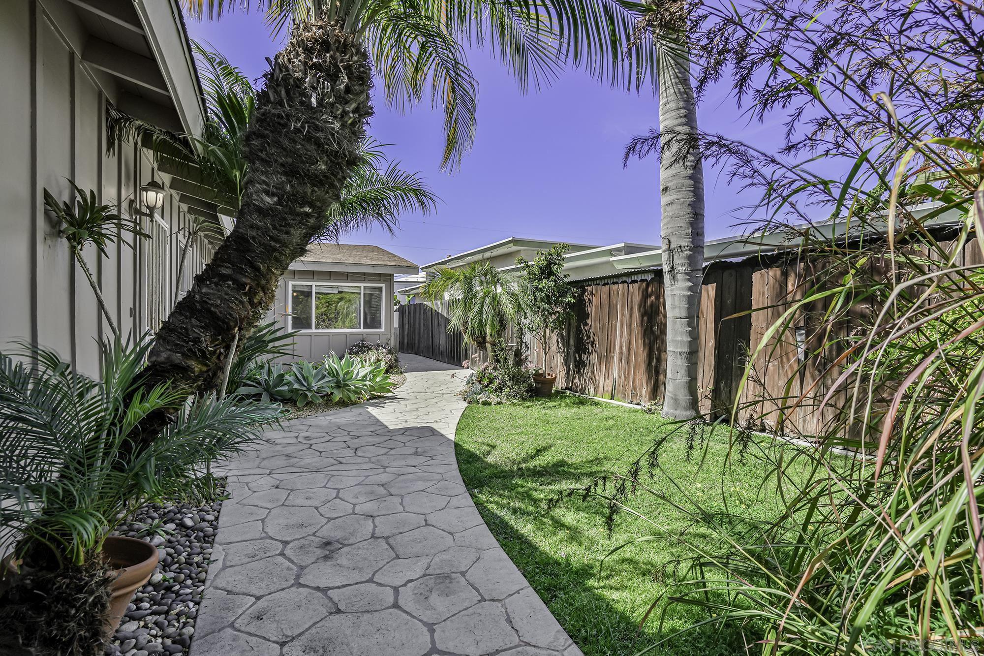 2018 Glasgow Avenue Cardiff, CA 92007 - Photo 3 of 32