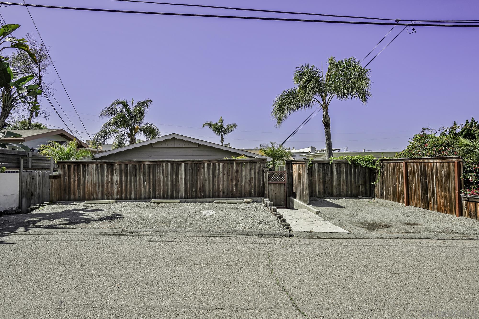 2018 Glasgow Avenue Cardiff, CA 92007 - Photo 5 of 32