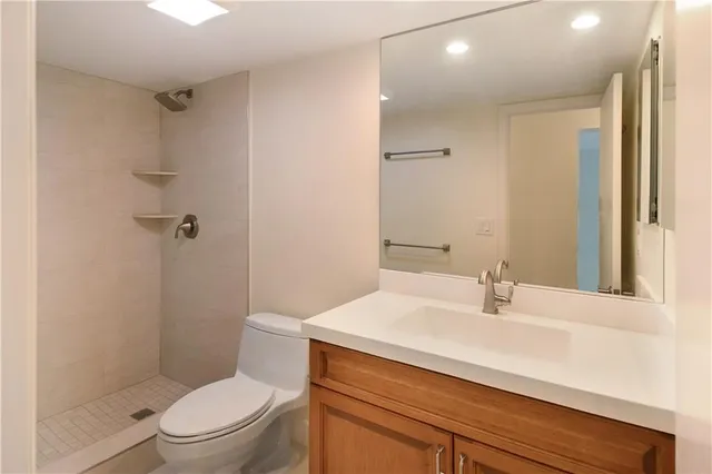 $2,350 | 4620 Bougainvilla Drive, Unit 8, Lauderdale-by-the-Sea, FL 33308