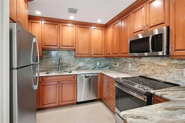 $2,350 | 4620 Bougainvilla Drive, Unit 8, Lauderdale-by-the-Sea, FL 33308