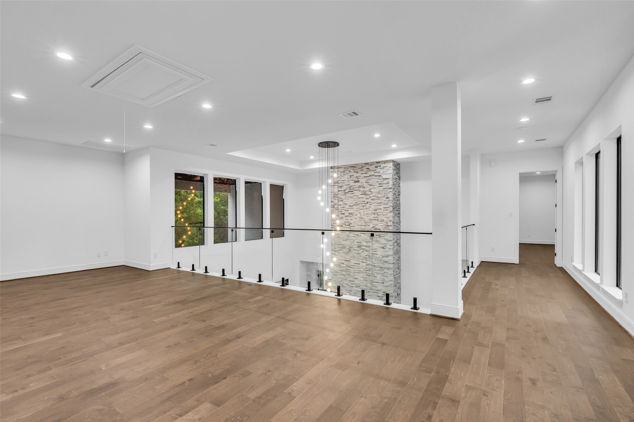 2 Deer Ridge Estates Boulevard Houston, TX 77339 - Photo 16 of 25 View of the upstairs landing.
