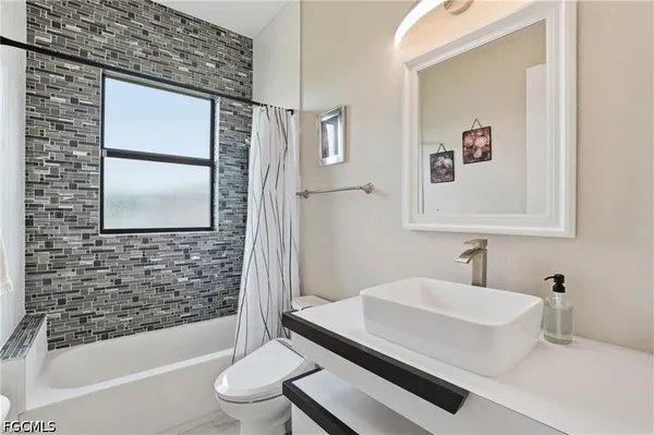 $855,000 | 1716 Northwest 34th Avenue, Cape Coral, FL 33993