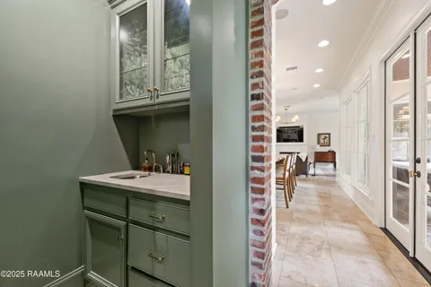 $975,000 | 100 Emily Circle, Lafayette, LA 70508