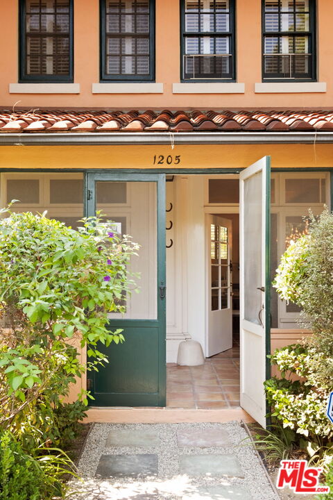 1205 Arden Road Pasadena, CA 91106 - Photo 4 of 24 front view of a house