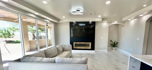$389,950 | 15048 Rancho Del Sur Drive, El Paso, TX 79938