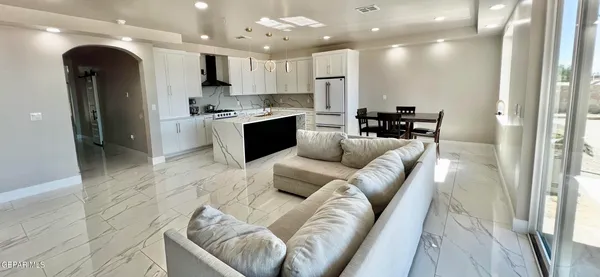 $389,950 | 15048 Rancho Del Sur Drive, El Paso, TX 79938