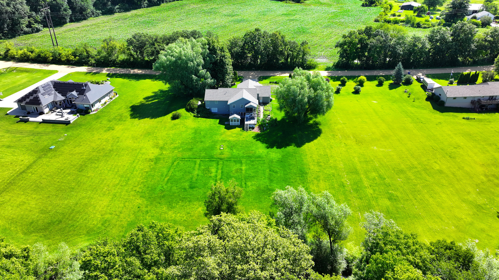 681 West Deer Creek Road Clinton, IA 52732 - Photo 37 of 51