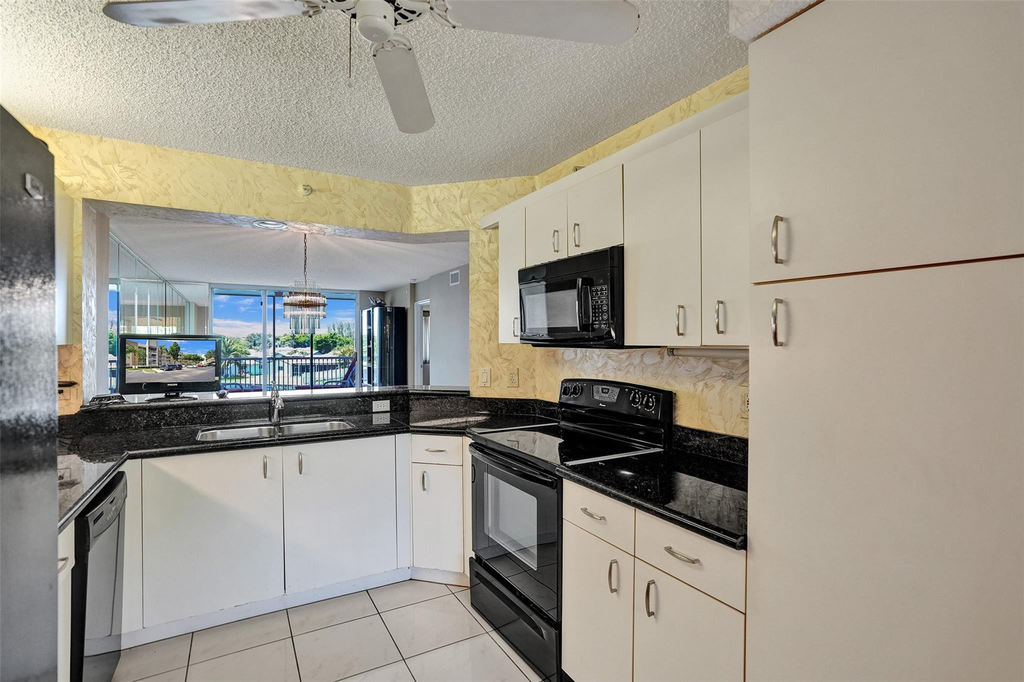 9575 Weldon Circle, Unit 305 Tamarac, FL 33321 - Photo 6 of 28 Photo 6