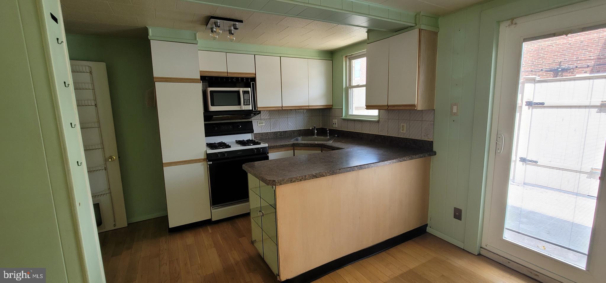 2061 Simon Street Philadelphia, PA 19124 - Photo 1 of 39