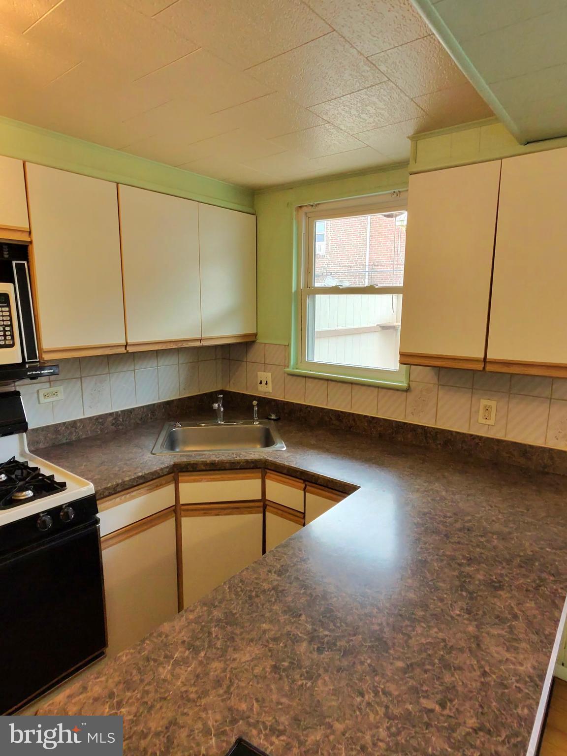 2061 Simon Street Philadelphia, PA 19124 - Photo 11 of 39