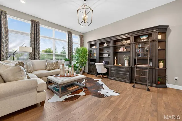 $1,055,000 | 962 Silver Buck Lane, Chesterfield, MO 63005