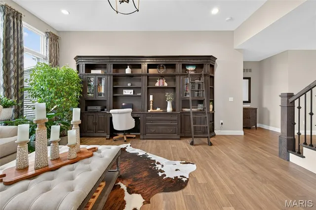 $1,055,000 | 962 Silver Buck Lane, Chesterfield, MO 63005