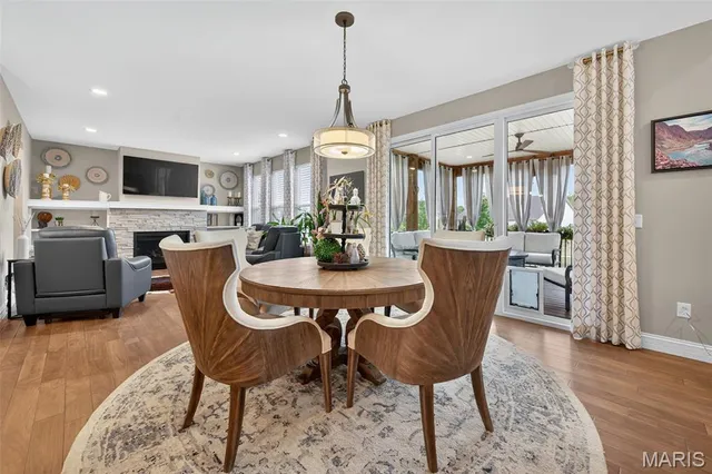 $1,055,000 | 962 Silver Buck Lane, Chesterfield, MO 63005