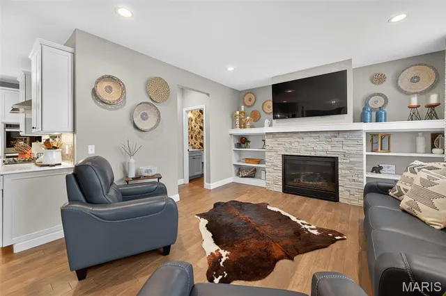 $1,055,000 | 962 Silver Buck Lane, Chesterfield, MO 63005