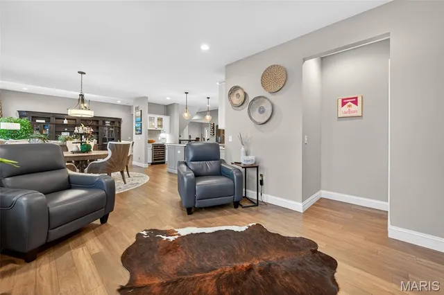 $1,055,000 | 962 Silver Buck Lane, Chesterfield, MO 63005