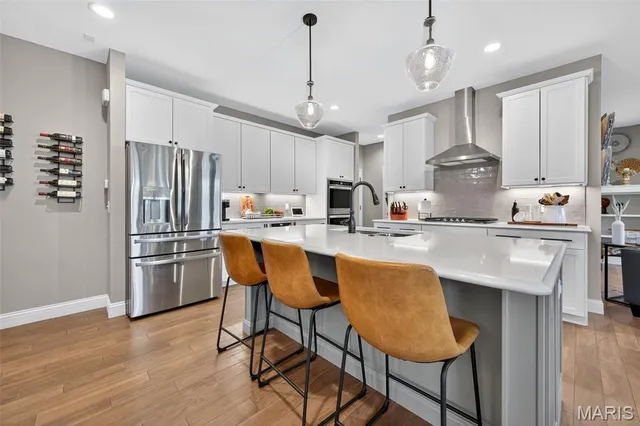 $1,055,000 | 962 Silver Buck Lane, Chesterfield, MO 63005