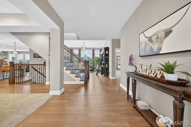 $1,055,000 | 962 Silver Buck Lane, Chesterfield, MO 63005