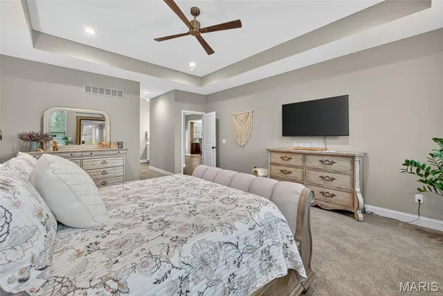 $1,055,000 | 962 Silver Buck Lane, Chesterfield, MO 63005