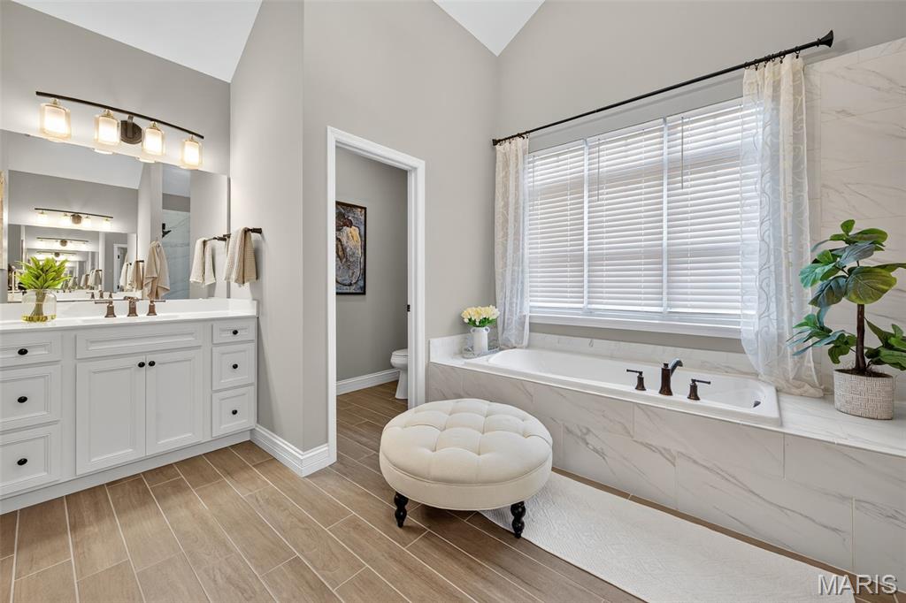 962 Silver Buck Lane Chesterfield, MO 63005 - Photo 33 of 80