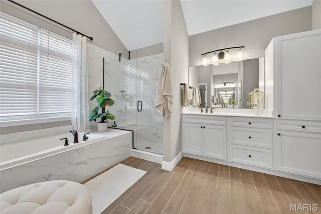 $1,055,000 | 962 Silver Buck Lane, Chesterfield, MO 63005