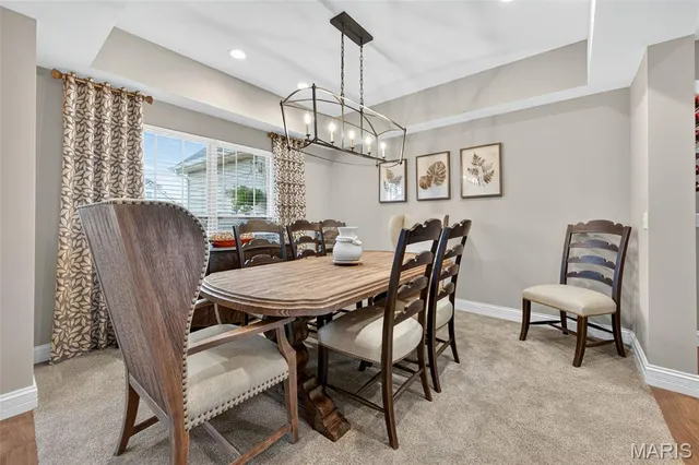 $1,055,000 | 962 Silver Buck Lane, Chesterfield, MO 63005