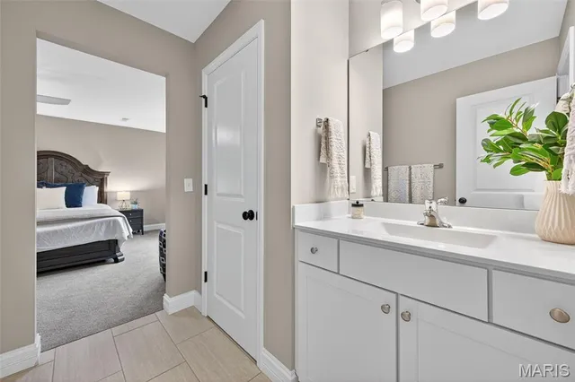 $1,055,000 | 962 Silver Buck Lane, Chesterfield, MO 63005