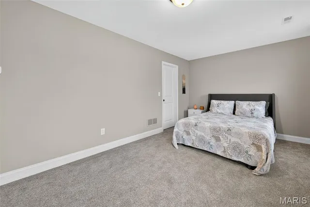 $1,055,000 | 962 Silver Buck Lane, Chesterfield, MO 63005