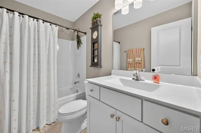 $1,055,000 | 962 Silver Buck Lane, Chesterfield, MO 63005