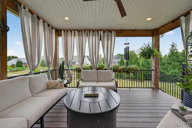 $1,055,000 | 962 Silver Buck Lane, Chesterfield, MO 63005