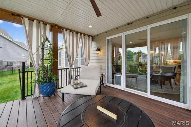 $1,055,000 | 962 Silver Buck Lane, Chesterfield, MO 63005