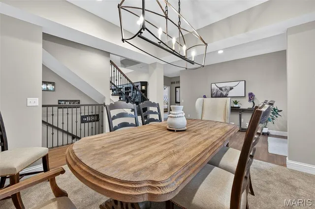 $1,055,000 | 962 Silver Buck Lane, Chesterfield, MO 63005