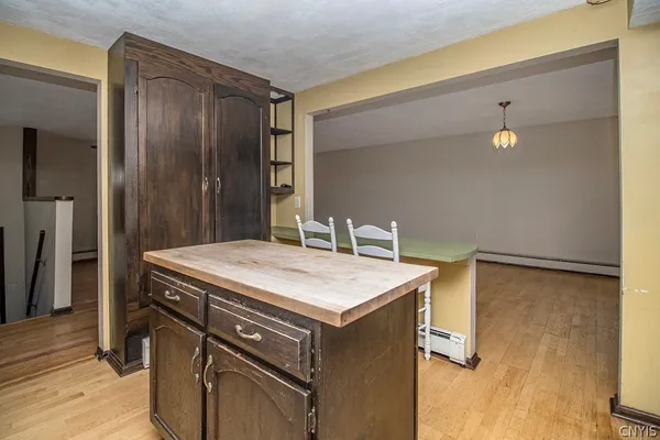 $349,900 | 5733 East Lake Road, Cazenovia, NY 13035