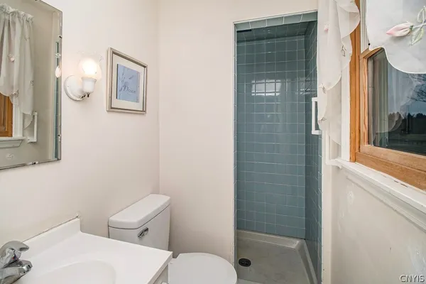 $349,900 | 5733 East Lake Road, Cazenovia, NY 13035