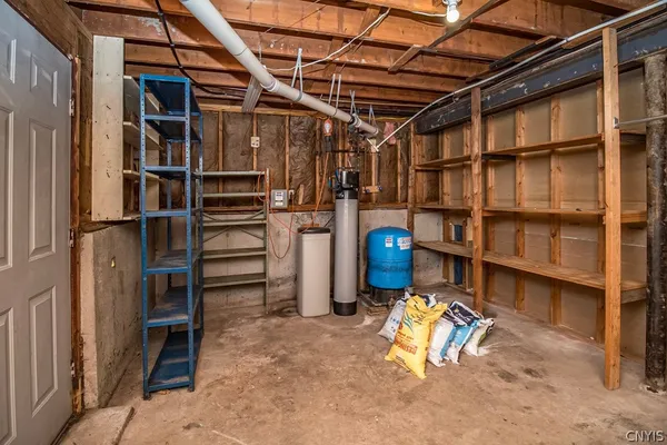 $349,900 | 5733 East Lake Road, Cazenovia, NY 13035