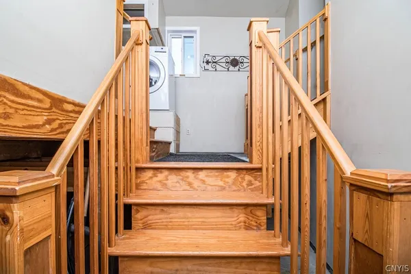 $349,900 | 5733 East Lake Road, Cazenovia, NY 13035