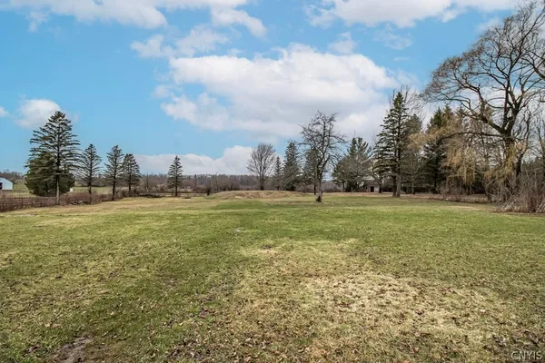 $349,900 | 5733 East Lake Road, Cazenovia, NY 13035