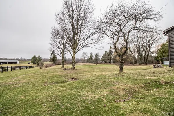 $349,900 | 5733 East Lake Road, Cazenovia, NY 13035