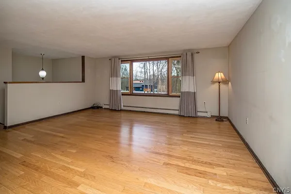 $349,900 | 5733 East Lake Road, Cazenovia, NY 13035